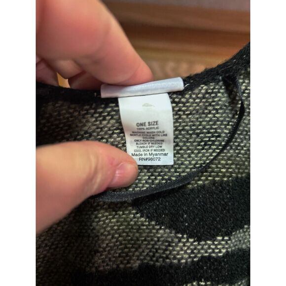 Sonoma Camouflage Print Ruana Wrap with Fringe - Picture 4 of 5